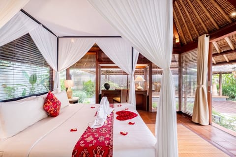 Minibar, in-room safe, desk, blackout drapes