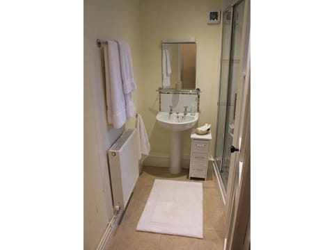 Double Room, Ensuite | Bathroom