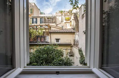 Deluxe Double Room, Annex Building (Via Rasella, 148) | Down comforters, pillowtop beds, in-room safe, individually furnished