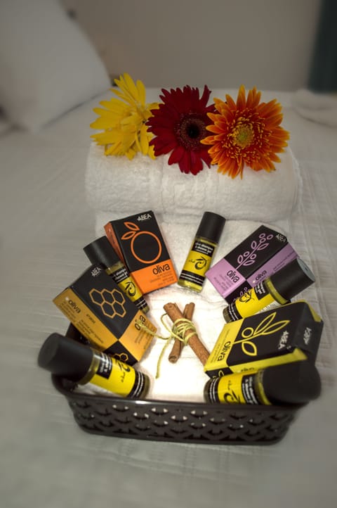 Grand Double Room | Bathroom amenities | Shower, free toiletries, hair dryer, towels