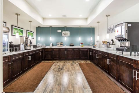 Free continental breakfast