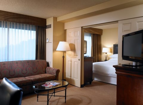 1 bedroom, premium bedding, in-room safe, desk