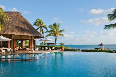2 outdoor pools, pool umbrellas, sun loungers