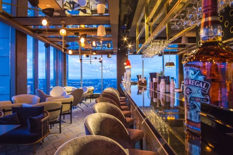 Cocktail bar
