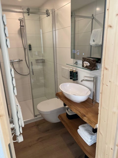 Triple Room, 1 Bedroom, Balcony, Mountain View | Bathroom | Free toiletries, hair dryer, towels, soap