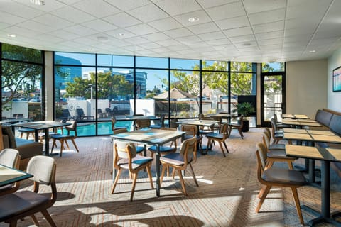 Breakfast and dinner served