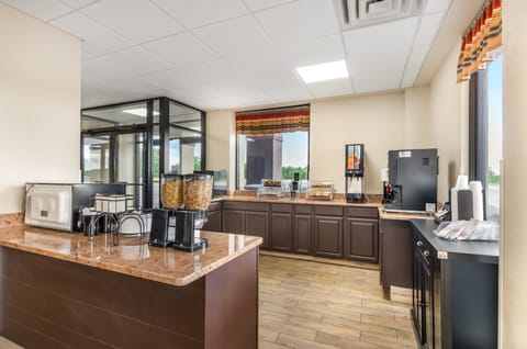 Free daily continental breakfast