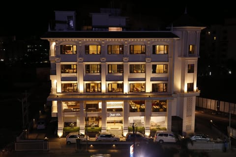 Standard Room, 1 Bedroom, Accessible, City View | Front of property - evening/night