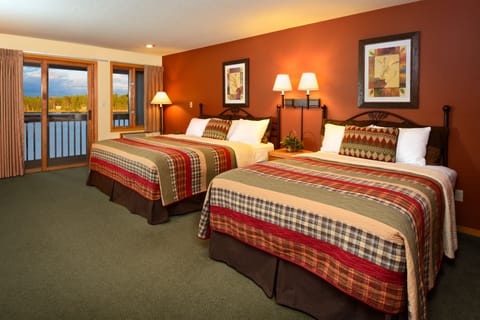 Standard Studio | Individually decorated, individually furnished, laptop workspace