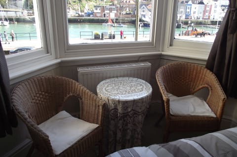 Deluxe Twin Room, Harbor View | Desk, iron/ironing board, free WiFi, bed sheets