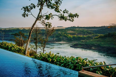 2 outdoor pools, pool umbrellas