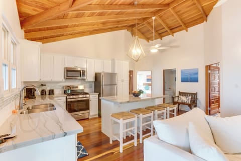 4.5 Bedroom Beach House with Pool | Private kitchen | Stovetop, blender, coffee grinder, cookware/dishes/utensils