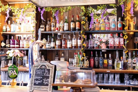 Breakfast, lunch, dinner served; local cuisine