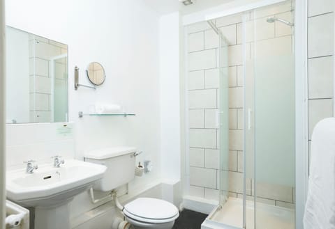 Twin Room | Bathroom | Towels