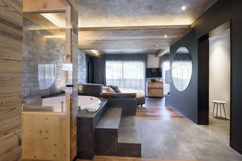 Romantic Studio Suite | Premium bedding, down comforters, minibar, in-room safe