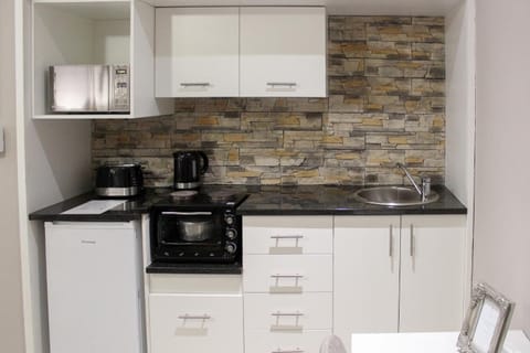 Coffee/tea maker, electric kettle