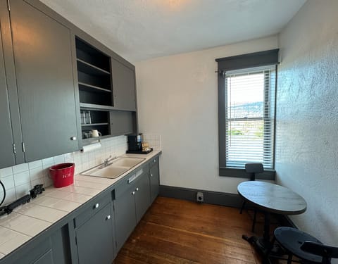 Historic Railroad Suite | Private kitchen