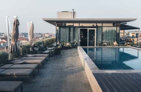 Outdoor pool, sun loungers