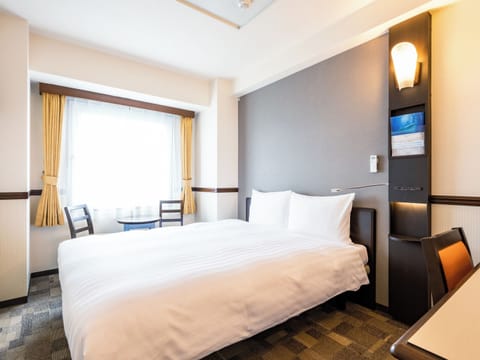 Standard Double Room, Non Smoking | Desk, laptop workspace, blackout drapes, bed sheets