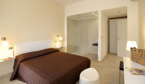 Apartment, 2 Bedrooms, Balcony | Living room | TV