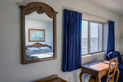 Lakeside Deluxe King Bed | Desk, iron/ironing board, cribs/infant beds, rollaway beds