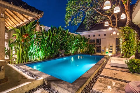 Outdoor pool, sun loungers