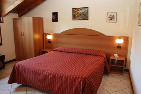 Desk, free WiFi, bed sheets, wheelchair access