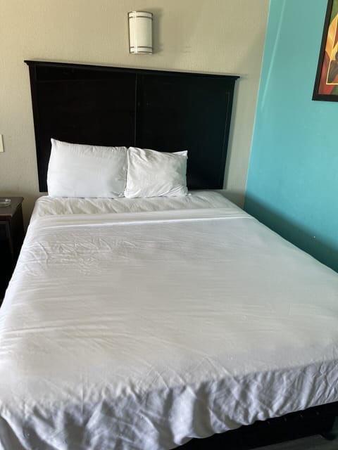 In-room safe, free WiFi, bed sheets