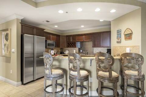 Luxury Condo, 2 Bedrooms, Kitchen, Pool View | Private kitchen | Coffee/tea maker