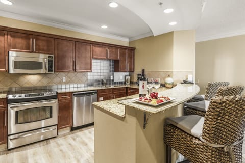 Luxury Condo, 2 Bedrooms, Kitchen, Pool View | Private kitchen | Coffee/tea maker