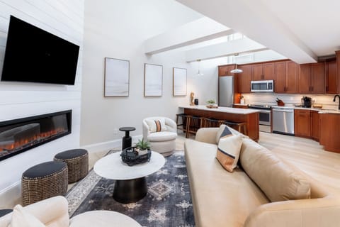 Luxury Loft, 2 Bedrooms, Fireplace | Living area | Flat-screen TV, fireplace