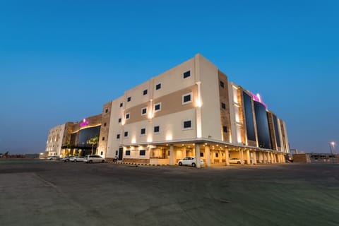 Front of property - evening/night
