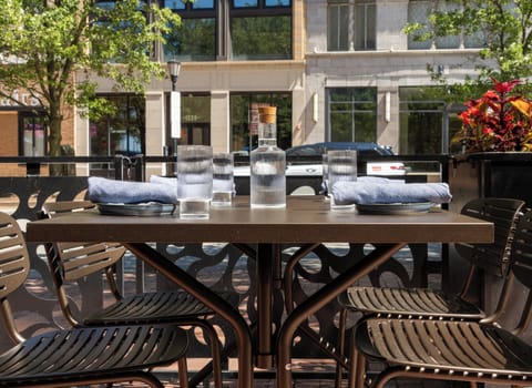 Breakfast, lunch and dinner served