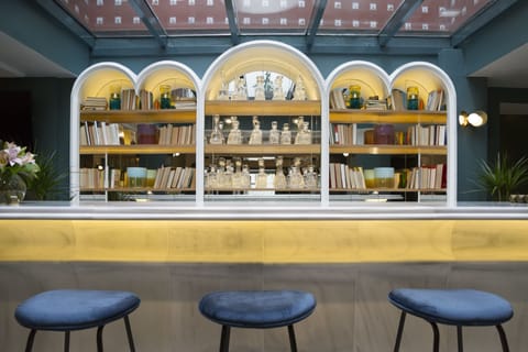 Snack bar