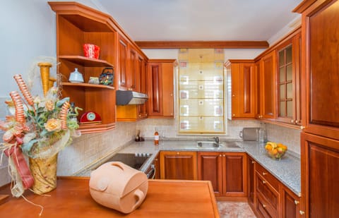 Deluxe Apartment, 2 Bedrooms, Kitchen | Memory foam beds, minibar, desk, soundproofing