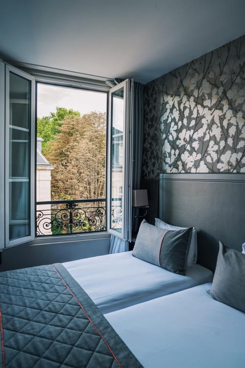 Comfort Twin Room | In-room safe, desk, soundproofing, iron/ironing board