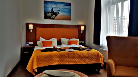 Classic Double or Twin Room, Non Smoking, Allergy Friendly | Hypo-allergenic bedding, minibar, in-room safe, desk