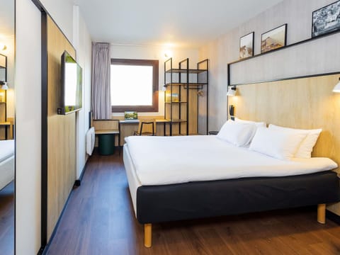 Standard Double Room, 1 Double Bed | Premium bedding, in-room safe, desk, blackout drapes