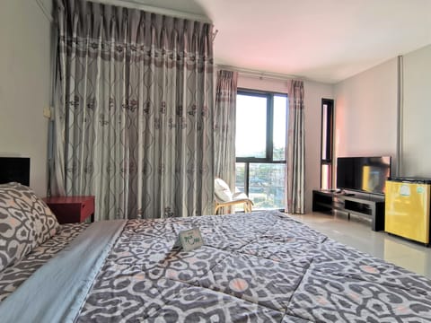 Deluxe Room, Balcony | Free WiFi