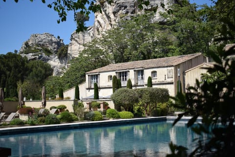 3 outdoor pools, pool umbrellas, sun loungers