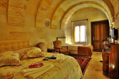 Deluxe Triple Room | Premium bedding, minibar, in-room safe, free WiFi