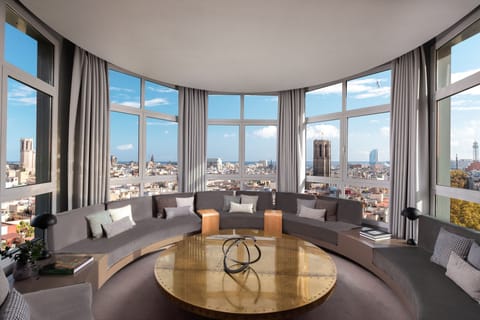 Suite, 1 King Bed, City View (Penthouse, Panoramic) | Hypo-allergenic bedding, minibar, in-room safe, desk