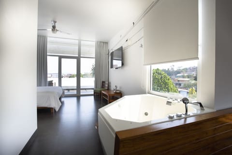 Premium Suite | Premium bedding, in-room safe, laptop workspace, soundproofing