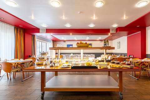 Daily buffet breakfast (EUR 15.00 per person)