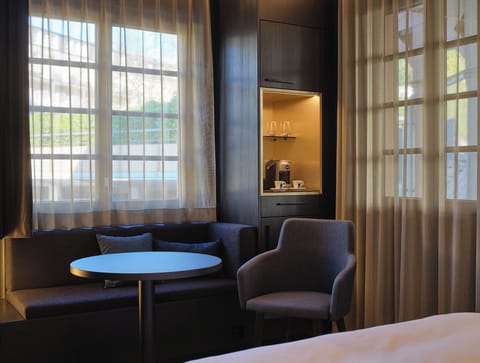 Queen Superior Dependance | Hypo-allergenic bedding, memory foam beds, in-room safe, blackout drapes