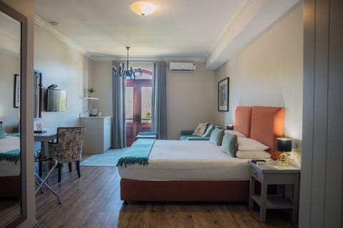 Superior Double Room | In-room safe, soundproofing, iron/ironing board, free WiFi