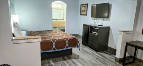 Standard Room, 1 King Bed | Free WiFi