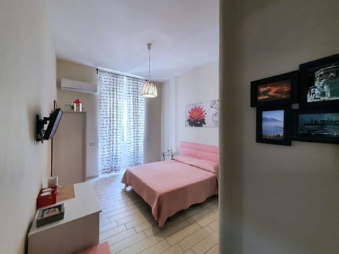 Deluxe Double Room | Desk, soundproofing, rollaway beds (surcharge), WiFi (free)