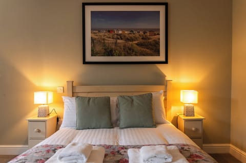 Double Room | Free WiFi, bed sheets