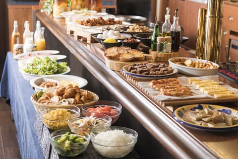 Daily buffet breakfast for a fee
